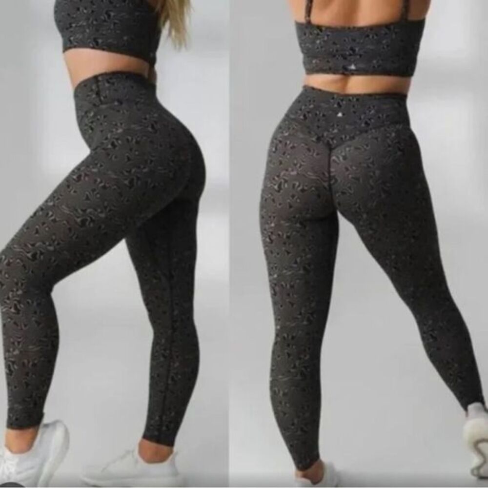 Balance Athletica‎ Storm Legging Size M Black and White Swirl New